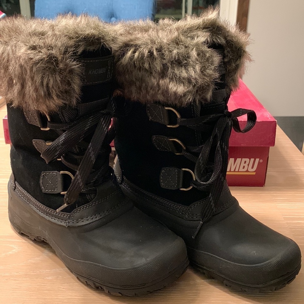 Khombu Slope ladies boots All weather Waterproof Leather upper light wear Sz 7